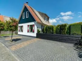 De Buitenplaats 97 villa for 5-people near beach