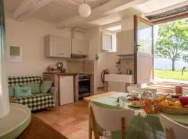AGRITURISMO BUON VENTO, Appartamento L'ALBERO SBANDIERATORE una cozy home in Gubbio Italy