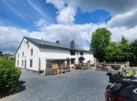 La Ferme Aux Bois、ウッファリーズのホットタブ付きホテル