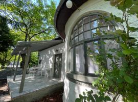 100 éves ház，位于巴拉顿阿卡拉提亚的酒店