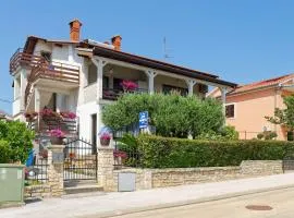 Apartments Marta by Rent Istria