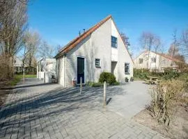 Holiday Home by Beach in Ooghduyne