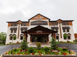 Green Village HOTEL & SPA, hotell sihtkohas Sis