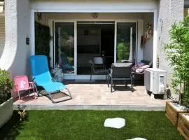 St Cyprien moderne et lumineux rez de jardin