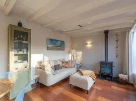 Bungalow in Sint Maartenszee near the Beach