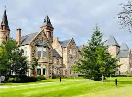 Great Glen Townhouse Inverness - Entire 3 Story Townhouse