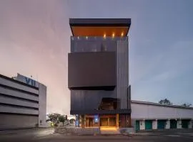 Kokotel Cebu Adira