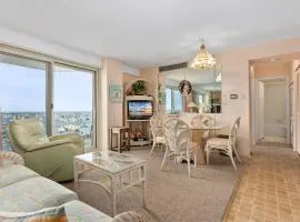 Residence 710 At The Gardens Plaza
