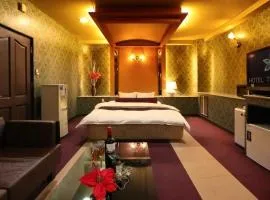 HOTEL the ROOMS - Couple's Hotel