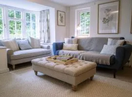 Danny Lodge - Country Cottage Near Brighton by Huluki Sussex Stays