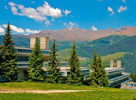 Parcheggio privato, Natura, relax e avventura a Marilleva 1400 - HU, hotel u Marillevi