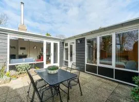 Bungalow in Sint Maartenszee near Dunes