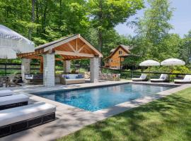 Luxury Private Estate with heated pool near Rhinebeck, hotel v destinaci Milan