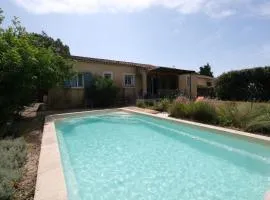 LS1-452 -Air-conditioned house with pool Mouries Alpilles
