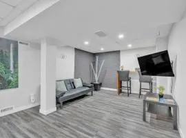Luxury Basement Suite in Top Prime Location