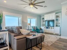 5BR Beachfront - Ocean Decks, Tiki Bar, Pet-Friendly & Sleeps 12