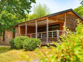 Grand chalet familial, cabin in Figeac