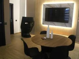 Exclusive Hub 53