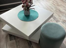 Узунови Апартамент Трявна леик: Tryavna şehrinde bir havuzlu otel