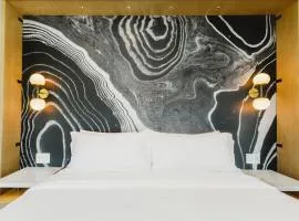 POSH on Kirkwood, A Boutique Hotel