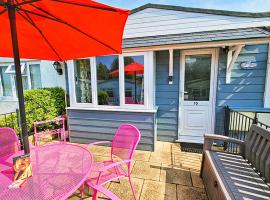 Dart Haven - cheerful holiday bungalow in Galmpton, bungalow en Galmpton