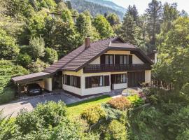 Ferienhaus In Obervellach, hotel v destinaci Obervellach