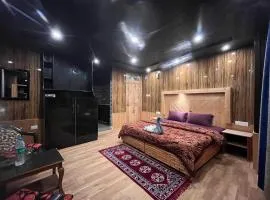Riverbed Stays And Little Tibet Cafe