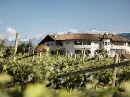 Lingers Suites & Residence