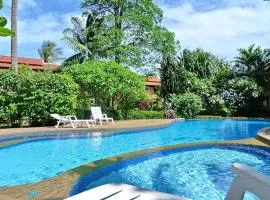 Luxurious Thai-Style Villa with Private Pool and Beach Access