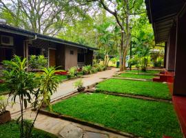 Udawalawe Safari Village by Plateeno, hotel v Udawalawe