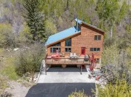 Secluded Mtn home by Purg, Hot Tub, Views! Pets ok