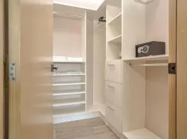 Regatta Living Suites by Yellowkey