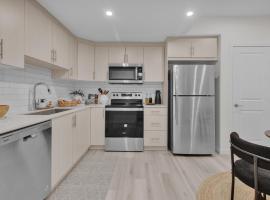 1 BR Suite Stylish Coffee Station Stocked sleep 4, hotel in Edmonton