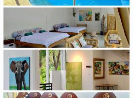 Skylodge B&B - Bali Jungle Retreat with Fine Dining & Eco Pool, hotel v destinaci Bukti