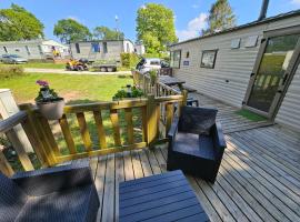 Mobilhome tout confort 4 pers 2 chambres N10 Camping Paradis Le Pouldu, hotel in Clohars-Carnoët