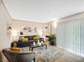 King Bed 5 min walk Truist Park The Battery