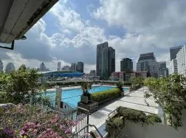 Trinity City View 3BR Spacious Family Silom