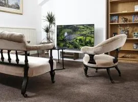 4-Bed Cottage Sleeps 8 Walk to Thames Garden