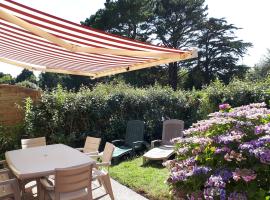 Appartemet en rez de jardin Au Clos du Golfe, hotel en Locmariaquer