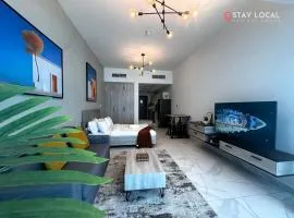 Urban Escapade l Balcony with Canal & Burj Khalifa View l Downtown near Dubai Mall