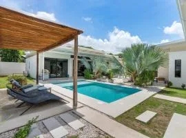 Sprawling Modern Property with a Tranquil Outdoor Living Space swimming pool and a private Casita