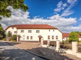 Pension U Lípy, hotel v destinaci Rovečné