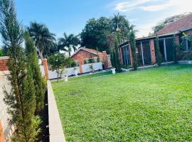 A Modern Fully Furnished 5Bedroom House In Rubaga Kampala For Rent, hotel v destinaci Kampala