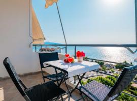 Roan Apartments, serviced apartment in Sarandë