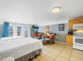 Stay-Seas Hideaway 214 at Cedar Cove Condos