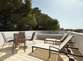 Sophisticated 3BR House with Pool and AC in Ciudad Amurallada