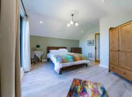 Peaceful Garden Studio near Gorey Sleeps 4 Parking