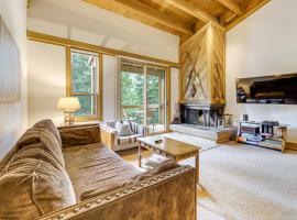 < 1 Mi to North Star Resort: Condo w/ Balcony, hotel v destinaci Truckee