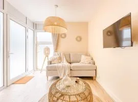 Casa Aura Close to RER B