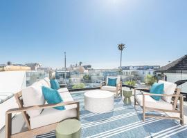 Luxury 3Br W Rooftop Deck, Grill, & Ac - Steps From Sand By Beachview Rentals, hotel v destinaci Newport Beach